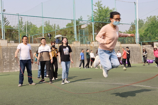 62ce833c3884c.jpg (網(wǎng)用)團(tuán)體跳繩-三巖2.jpg